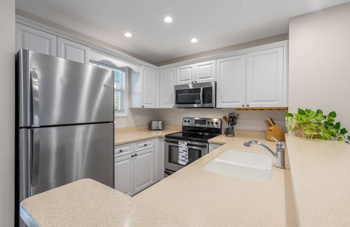 Bahama Village House | OFF COURSE ~ Adorable 2 BR, 2.5 Ba Townhome in Truman Annex w/Shared Pool!