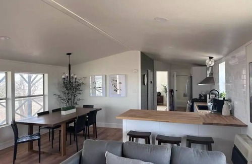 Valle House | OFF-Grid Grand Canyon Comfy Home-2bd/2bth Stargaze