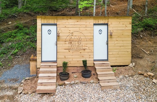 Hartford Cabin | Off-Grid Mini A-Frame in Hartford, TN- Cabin R