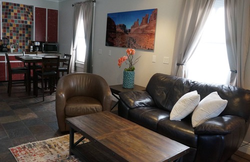 Boise Cottage | Off River Street Cottage is a cozy stay for travelers to beautiful Boise area.