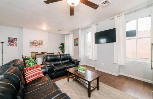 Manchester Apartment | Off-Street Parking - Washer & Dryer - GroupStay