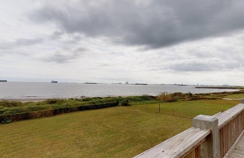 Galveston House | Off The Hook: 4 BR, 3 BA House in Port Bolivar, Sleeps 12