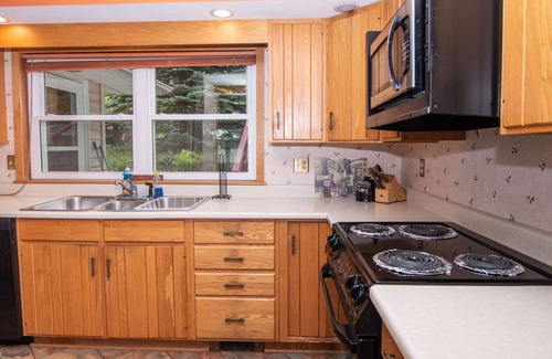 Livonia Center House | Off The Hook: Beautiful Sunset Views on Conesus Lake!