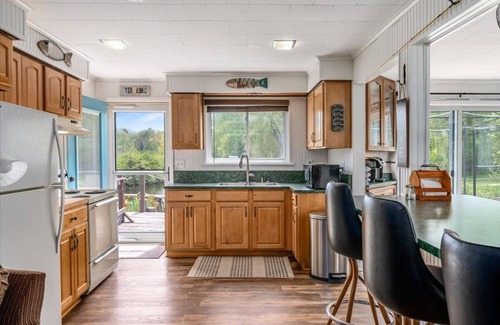 Hale Cottage | Off the Hook Lodge