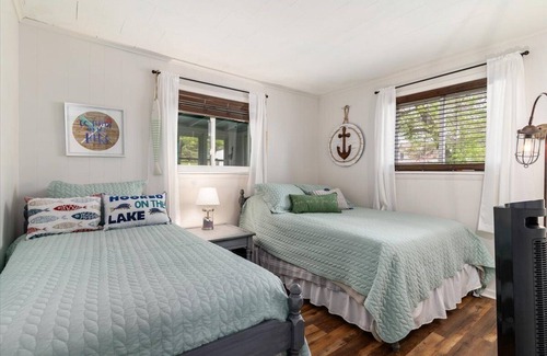 Hale Cottage | Off the Hook Lodge
