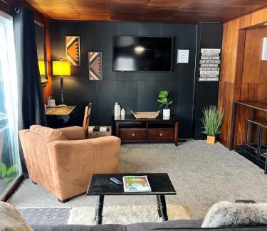 Newaygo Apartment | Off the Hook