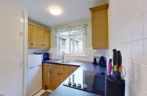 Saint Erth Praze Apartment | Offering comfortable living space for up to four guests within the leafy grounds of Tolroy Manor