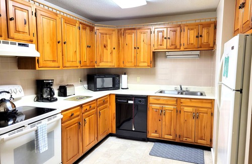 Bartlett Condo | Official Seasons RMC Condo 22A - 2 bedrooms - sleeps 8 - No Fees
