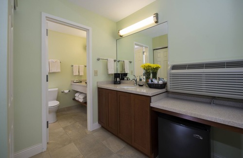 Ogunquit - Wells Hotel | Ogunquit - The Milestone