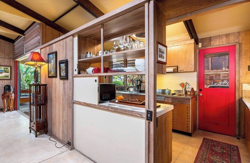 Kahaluu Bay House | Ohana Hale at the Salty Jungle Kona