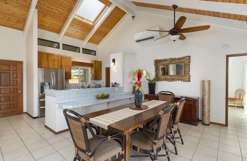 Puako House | ʻOhana Hale in Puako! Rare full Mauna Kea Views, Steps to the Beach, Private.