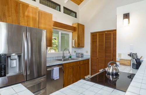 Puako House | ʻOhana Hale in Puako! Rare full Mauna Kea Views, Steps to the Beach, Private.