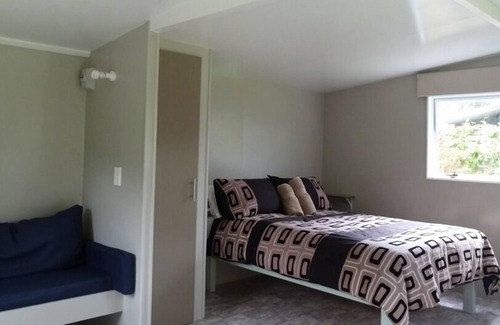 Mahau Sound Cottage | Ohingaroa Bay cabin.