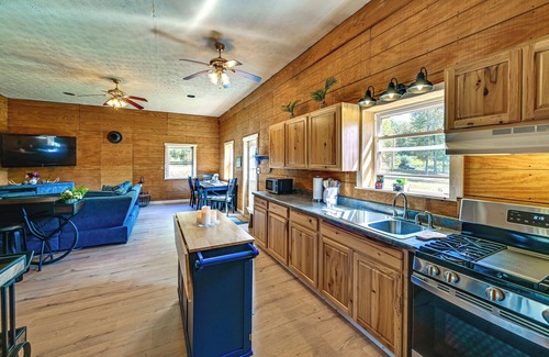 Sycamore Valley Cabin | Ohio Hunter’s Cabin w/Pond Access: Pets Welcome!