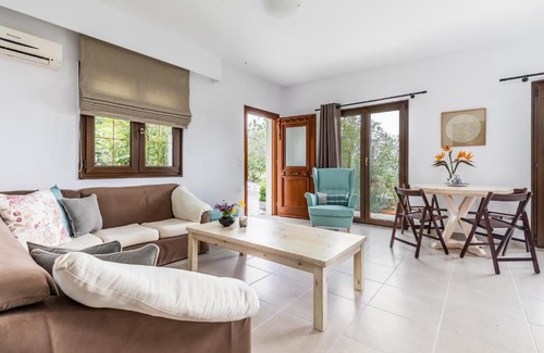 Stafylos House | Oikia Guesthouse
