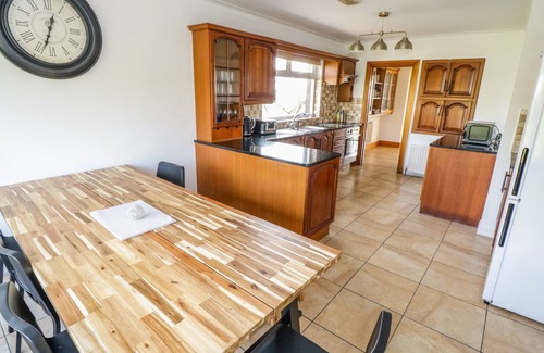 Pollagh Cottage | OILEAINAN, family friendly, with a garden in Keel, County Mayo