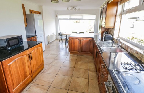 Pollagh Cottage | OILEAINAN, family friendly, with a garden in Keel, County Mayo