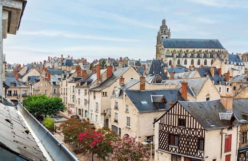 Blois Apartment | OIQIA Averia