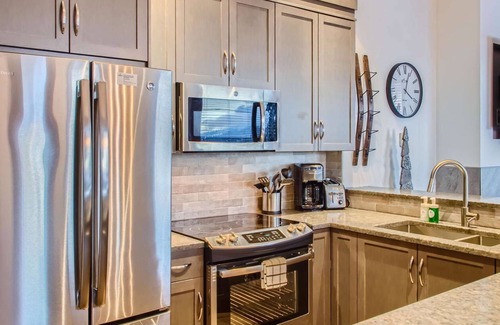 Big White Ski Resort Condo | Okanagan - Stonegate Resort Unit B408