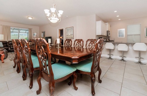 Loughman House | OKB5160 Summary: Solt