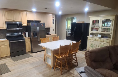 Taylor Creek House | "OKEETIME" New"One of a kind property" fishing,& golfing . Pontoon available.