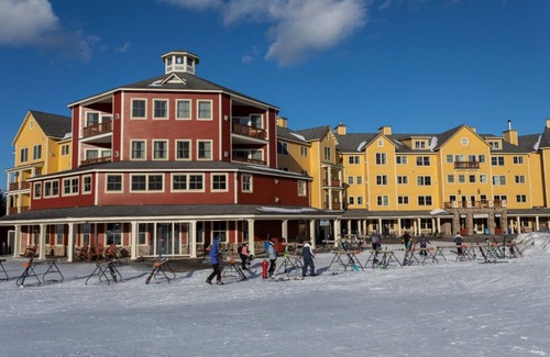 Ludlow Apartment | Okemo | Charming Room & Amenities Nearby | Pools