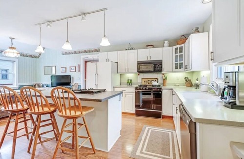 Proctorsville House | Okemo Mountain Family Fun House with a private tube