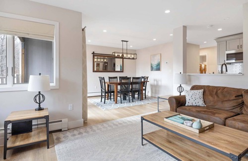 Ludlow Condo | Okemo Ski-In/Ski-Out: Modern, Cozy 2-BR Retreat