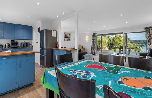 Okere Falls House | Okere Jetty Escape - Rotoiti Holiday Home