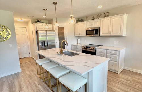 Spirit Lake House | Okoboji Bliss: Luxury Lake Retreat, 3-BR, 2.5 baths, Pools, Family Fun!