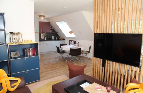 Eilsum Apartment | Oktopus - Neubauwohnung mit Balkon Direkt am Wasser bei Greetsiel!
