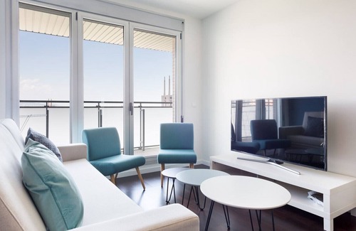 Sant Adria de Besos Apartment | Olala harbor forum 4. 1