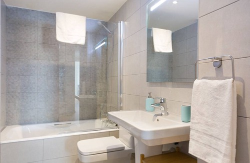 Sant Adria de Besos Apartment | Olala harbor forum 5. 1