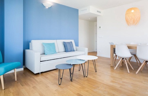 Sant Adria de Besos Apartment | Olala harbor forum 3. 2