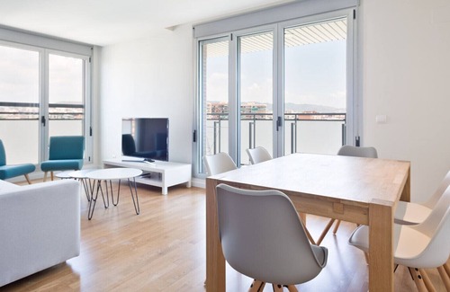 Sant Adria de Besos Apartment | Olala harbor forum 5. 3