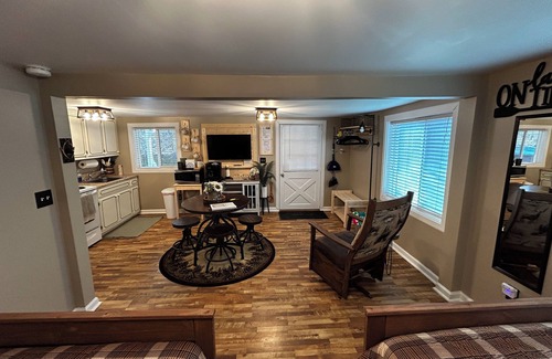 Byrdstown Apartment | Old #8 Cabin - Formally known as Key West