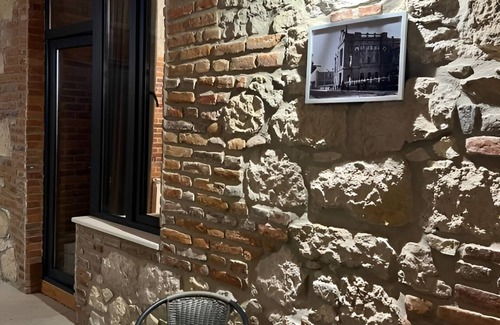 Kutaisi Apartment | Old Balcony: Stay in Central Kutaisi: Private AC 1-Bedroom Apartment for Couples