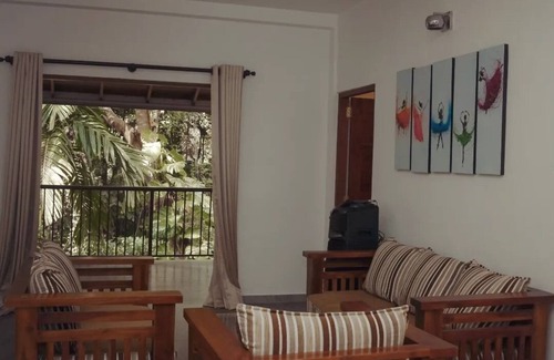 Helarambe Hotel | Old Bridge Riverside Hotel