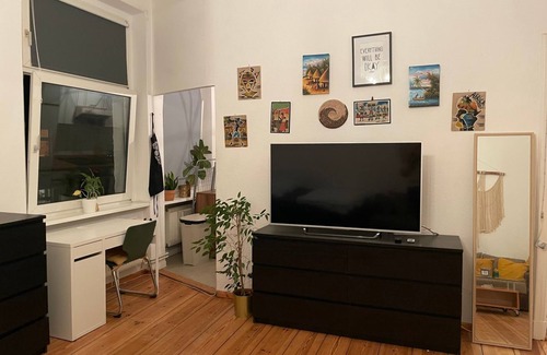 Tempelhof Apartment | Old building charm in Tempelhof