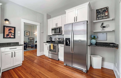 Downtown Historic District Apartment | Old City Charm l Historic l Walk to St George