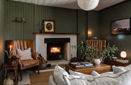 Jindabyne Ski Chalet | Old Cobbin Homestead (est. 1864), Snowy Mountains