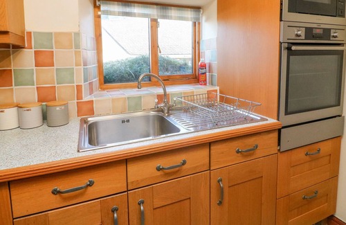 Kirkby Lonsdale Cottage | OLD FARM COTTAGE, romantic in Kirkby Lonsdale
