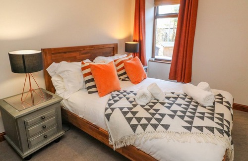 Kirkby Lonsdale Cottage | OLD FARM COTTAGE, romantic in Kirkby Lonsdale