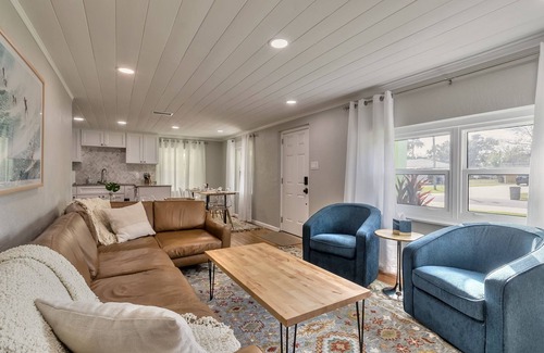 Harbor Oaks House | Old Florida Bungalow on Salt Water Canal, Kayak, Paddle Board & Fish
