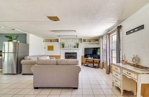 Homosassa House | Old Florida Charm: Homosassa Home w/Lanai!