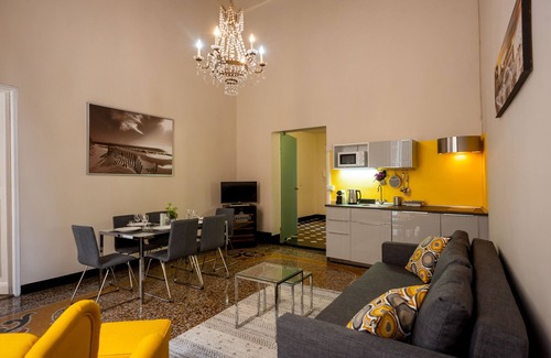 Genoa Historical Centre Apartment | Old Genoa Apartment- Superior facing the Aquarium