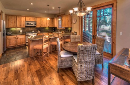 Truckee House | Old Greenwood Townhome 2B - Free Ski Shuttle