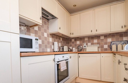 Churchtown Cottage | OLD HOLLOW COTTAGE, pet friendly, with open fire in Southport