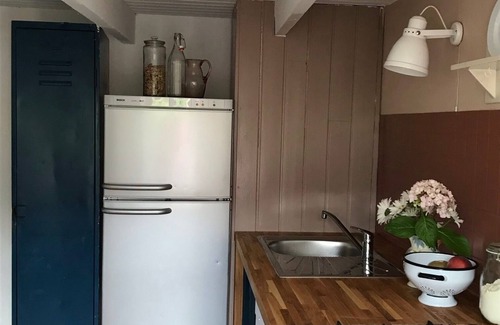 Crozon House | Old house near La Palue beach with stove