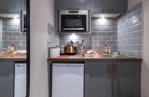 Bristol Condo | Old Market Studio's- No 1